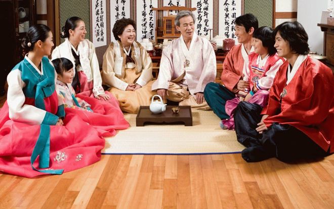 Giao thừa đón năm Mậu Tuất đang đến rất gần, hãy xem người châu Á làm gì vào thời khắc linh thiêng này