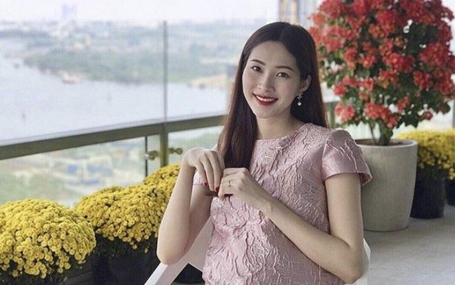 Đặng Thu Thảo đăng ảnh lộ rõ bụng bầu, gương mặt bầu bĩnh