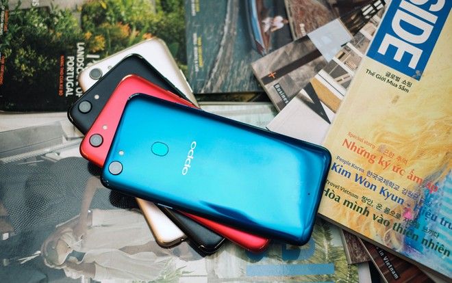 12 con giáp dùng smartphone màu gì trong năm Mậu Tuất thì may mắn cả năm?