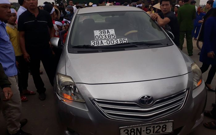 Hàng trăm người vây buổi thực nghiệm hiện trường tai nạn khiến cụ già tử vong ngày mồng 1 Tết