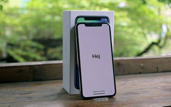 iPhone X ế ẩm, Samsung cũng buồn chẳng kém gì Apple