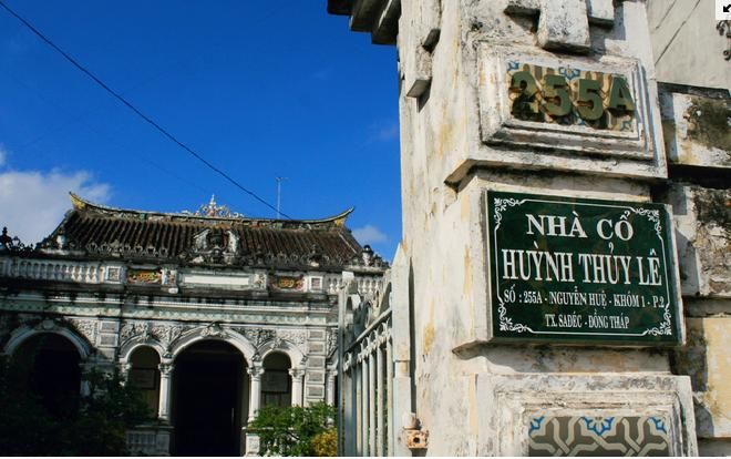 Căn phòng cho khách thuê nghỉ lại trong nhà cổ 'Người tình'