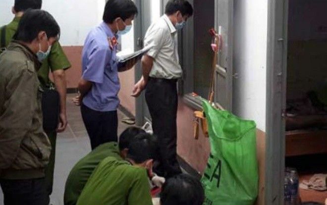 Mâu thuẫn tối mùng 5 Tết, vợ cầm dao đâm vào ngực khiến chồng trọng thương