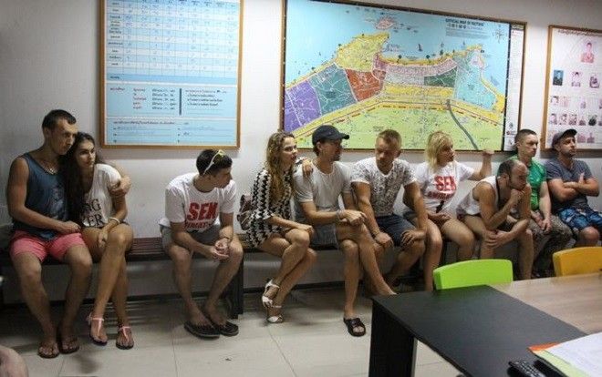 Lớp chuyên đào tạo 'chuyện phòng the' của du khách Nga bị bắt ngay tại trận