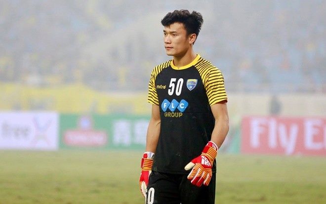 Bùi Tiến Dũng mắc sai lầm ở AFC Cup 2018: Áp lực chỉ mới bắt đầu!