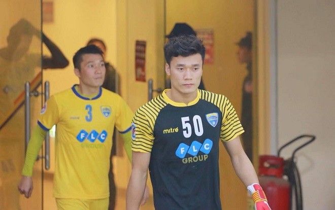 'Cơn mưa lời chúc' dành cho 'crush quốc dân' Bùi Tiến Dũng trong ngày sinh nhật