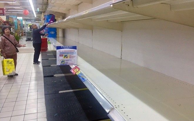 Thảm họa 'ngày tận thế giấy vệ sinh' ở Đài Loan: Người dân đổ xô tới các siêu thị càn quét vì sợ hết