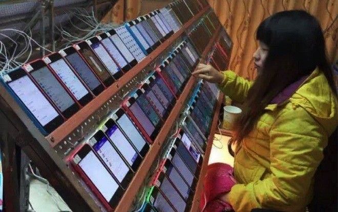 Cận cảnh 'nhà máy' cày view ảo với hơn 10.000 chiếc smartphone tại Trung Quốc