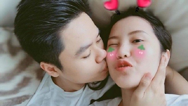 Mới đầu năm, Phan Thành - Xuân Thảo đã đăng ảnh 'hun' nhau cực ngọt ngào