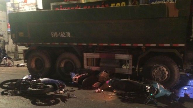 Vụ xe 'điên' cuốn gần chục xe máy vào gầm: 'Tôi vừa từ quê vào để đi phụ hồ trở lại sau Tết thì gặp nạn'