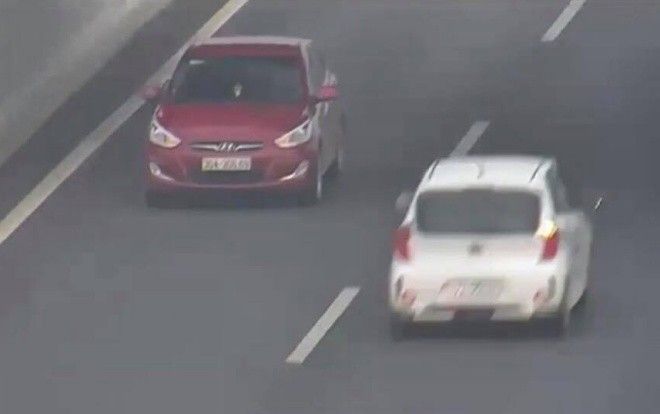 Nữ tài xế chạy ô tô ngược chiều trên cao tốc bị phạt 7,5 triệu đồng