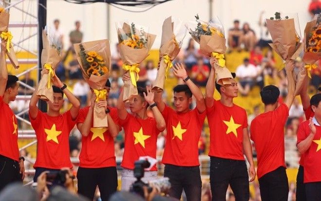 Sau thành công U23, 'mặt bằng bóng đá Việt Nam vẫn thấp hơn mặt bằng xã hội'?