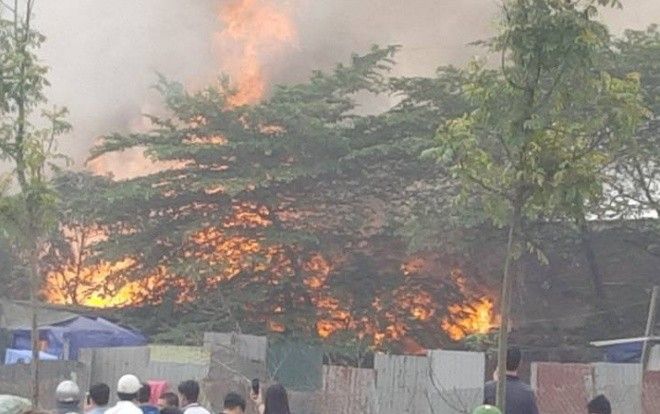 Xưởng giày cháy lớn, nhiều hàng hóa bị thiêu rụi