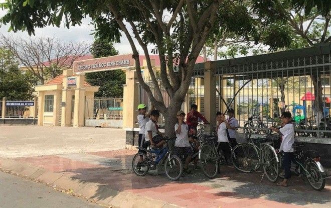 Bộ GD-ĐT lên tiếng vụ cô giáo quỳ xin lỗi phụ huynh