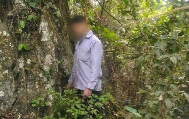 Phát hiện người đàn ông chết trong tư thế treo cổ, giống nghi phạm sát hại 2 cha con đi lấy mật ong