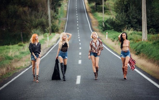 Hậu teaser nét căng chụp bằng Iphone X, Mamamoo khiến fan muốn 'quỳ' vì MV quá đẹp