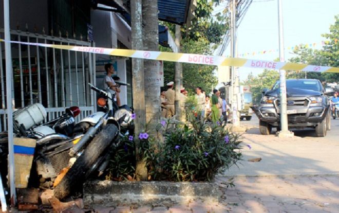 Vụ ô tô chở thuốc lá lậu tông 2 CSGT trọng thương: Hai tài xế dương tính với ma túy