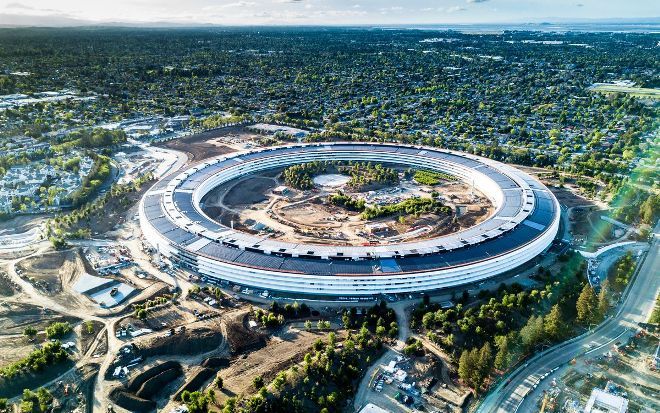 Apple làm cửa kính trụ sở quá trong suốt, nhân viên bị 'đụng đầu' liên tục