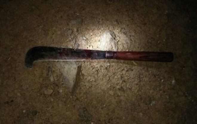 Chồng dùng dao chém cả vợ lẫn con gái 2 tuổi