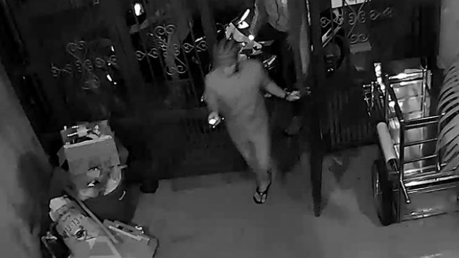 Tài xế lấy trộm của sếp gần 400 triệu đồng bị camera ghi hình nên ra đầu thú