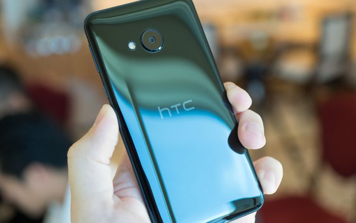 5 smartphone hấp dẫn giảm giá shock nhiều triệu đồng ngay đầu tháng 3
