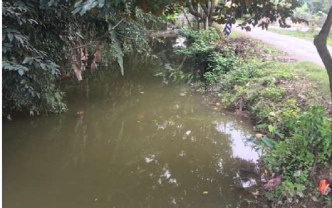 Xin bố mẹ đi chơi, hai em học sinh chết đuối thương tâm dưới mương nước