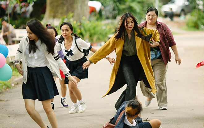Cảnh nhóm Ngựa hoang lớn đánh học sinh trong 'Tháng năm rực rỡ' có thật sự 'phản giáo dục'?