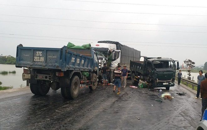 Tai nạn liên hoàn trên đường tránh, một phụ nữ tử vong tại chỗ
