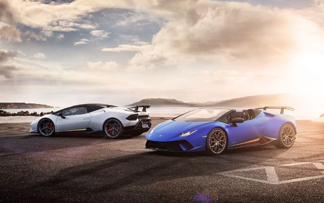 Chiêm ngưỡng 'siêu bò' Lamborghini Huracan Performante Spyder: mui trần lạ mắt, tốc độ tối đa 325 Km/h