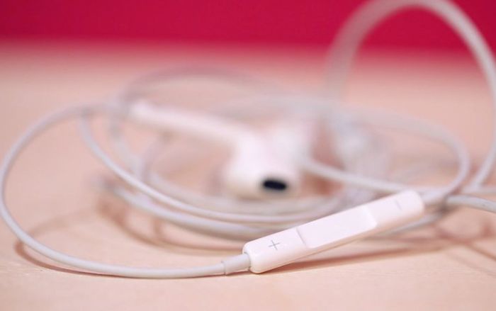 Dùng iPhone đã lâu bây giờ tôi mới biết tai nghe của nó ‘thần thánh’ tới mức này