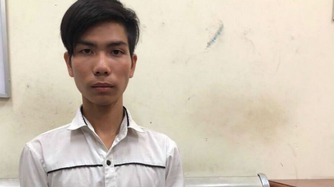 Bắt đối tượng trốn truy nã khi đang 'phê' ma tuý đá trong tiệm massage