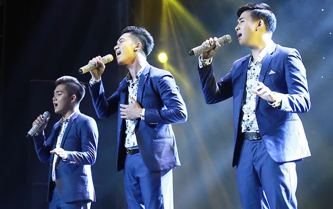 'Soái ca' công an, bác sĩ 'gây sốt' với chuyện tình yêu xưa và nay trên sân khấu Thần tượng Bolero