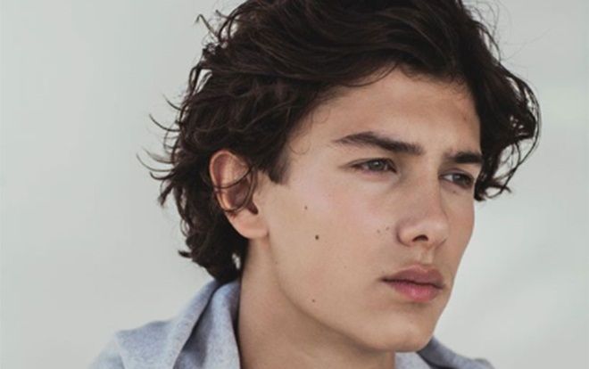 Vẻ hút hồn của chàng hoàng tử 18 tuổi kiêm người mẫu khiến trái tim bao cô gái loạn nhịp