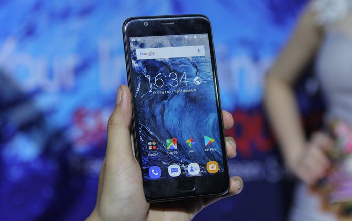 Sharp giới thiệu smartphone có camera kép giá 2,99 triệu đồng tại Việt Nam