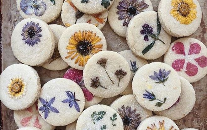 Món bánh quy hoa tươi như chứa cả mùa xuân vừa đẹp đã mắt lại cực ngon miệng