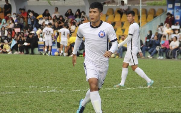 Thủ môn mắc lỗi ngớ ngẩn, Hà Đức Chinh 'nổ súng' giúp SHB. Đà Nẵng lội ngược dòng ngoạn mục