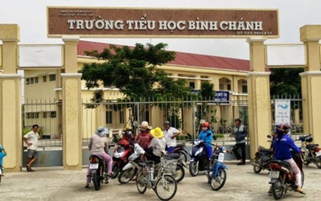 Vụ cô giáo quỳ gối xin lỗi phụ huynh: Hiệu trưởng khẳng định không từ chức