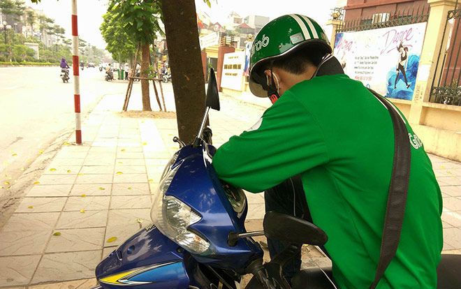 Xôn xao chuyện cô gái đi Grabbike gặp đúng người yêu cũ, biết lý do anh 'sa cơ lỡ vận' còn choáng hơn