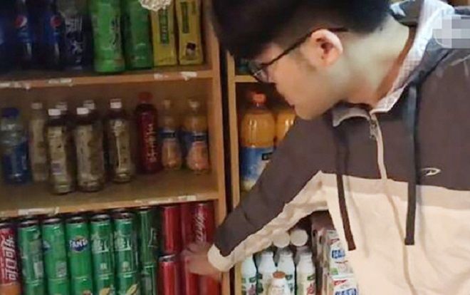 Sinh viên bán mì gói trong kí túc xá, lãi 18 triệu/tháng 'ngon ơ'