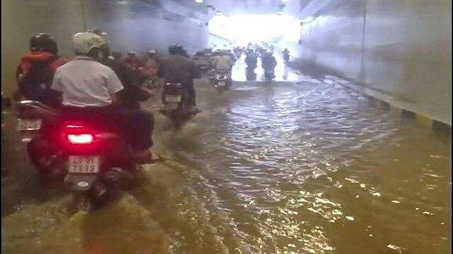 Hầm chui trăm tỷ mới đưa vào sử dụng vài tháng đã ngấm nước