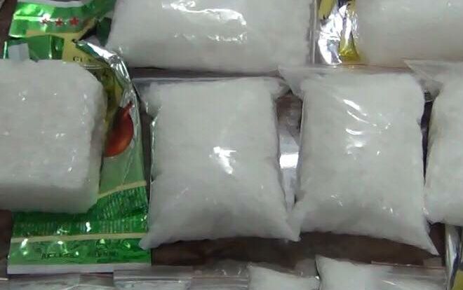 Bắt 'bà trùm' hàng trắng, thu giữ gần 10kg ma túy đá