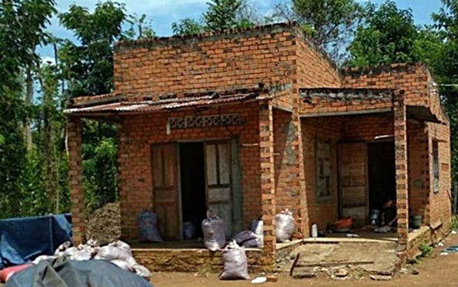 Vụ vợ chồng chủ vườn tiêu thương vong: Chồng chém vợ tử vong rồi dùng kéo tự sát