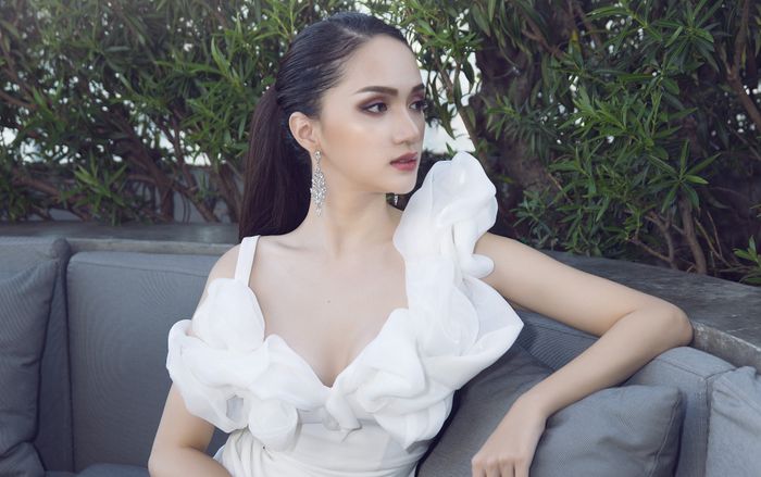 Trở lại Thái Lan, Hoa hậu Hương Giang 'đắt show' quảng cáo