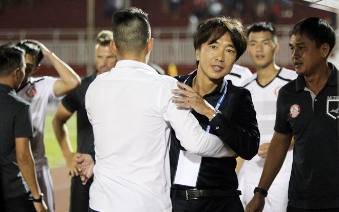 HLV Miura 'tặng quà' cho Công Vinh!