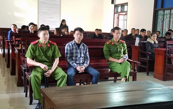 'Yêu râu xanh' hiếp dâm bé gái 8 tuổi lĩnh án 14 năm tù