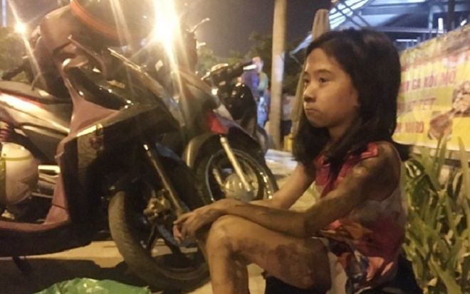 Người dân chung cư Carina hoảng loạn: 'Nghe thấy tiếng nổ lớn, tỉnh dậy thì không thở được vì khói dày đặc'