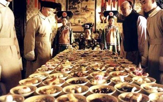 Xa xỉ như bữa ăn của Từ Hy Thái Hậu, 120 món chỉ ăn vài món