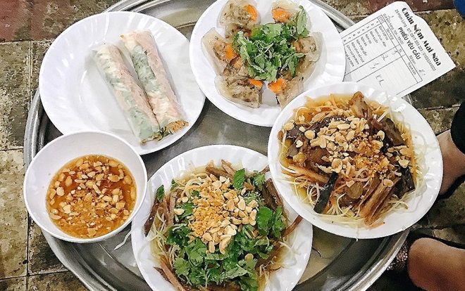 Một vòng điểm danh những quán nộm 'đắt xắt ra miếng', lúc nào cũng nườm nượp khách ở Hà Nội