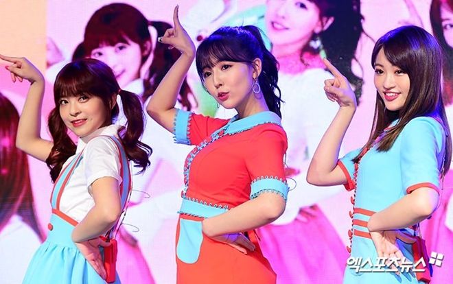 Hát nhép lộ, nhảy yếu: 'Cửa' nào cho nhóm nhạc 3 diễn viên JAV ở Kpop?