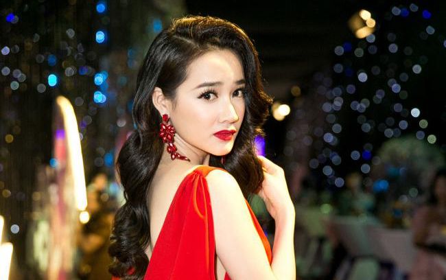 Sau nhiều ngày im lặng, Nhã Phương chính thức lên tiếng giữa ồn ào tình ái của Trường Giang và Nam Em